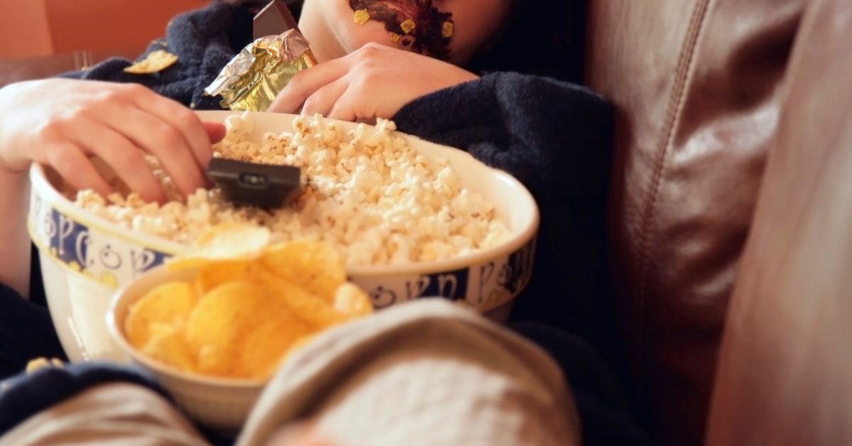 Learn about the key differences between food addiction and binge eating disorder with our informative guide. Discover the causes, symptoms, and treatments for both conditions and find the support you need to overcome them. Explore our comparison chart and gain valuable insights into these common eating disorders today.