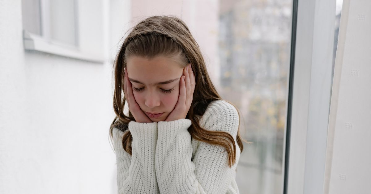 Learn how to help your kids balance real life with digital distractions. Find effective tips and strategies to encourage healthy habits and limit screen time. Help your kids thrive in both the physical and digital world with our expert advice.
